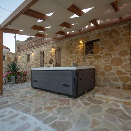 Pamelas House With Jacuzzi Kíssamos Exteriér fotografie
